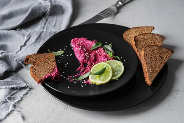 lezzetli kremsi pancar humus 