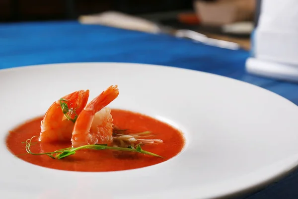 Sopa deliciosa com camarões — Fotografia de Stock