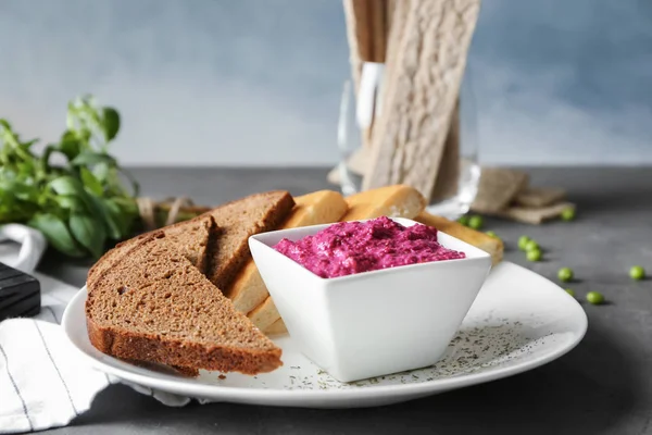 lezzetli kremsi pancar humus 