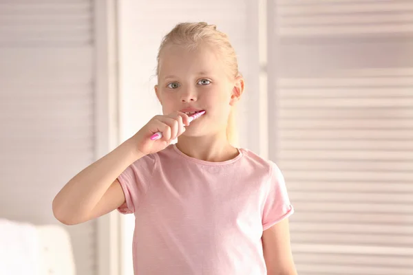 Cute Little Girl Cleaning Teeth Home — Stock Photo, Image