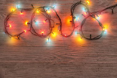 Noel ışıkları parlayan 