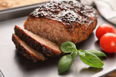 Lezzetli hindi etli börek tepsi, closeup pişirme üzerinde