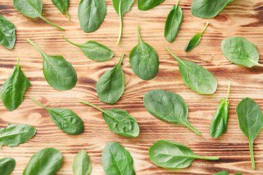 taze ıspanak yaprakları