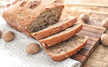 dilimlenmiş muz ekmeği 