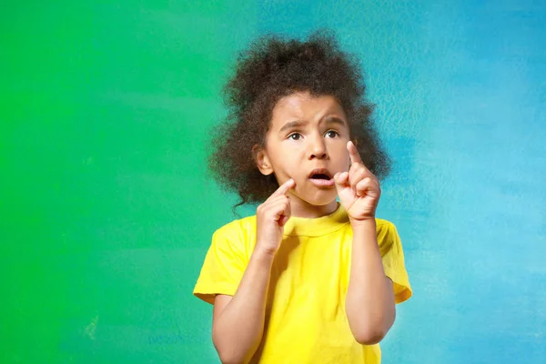 Schattig klein Afrikaans meisje — Stockfoto