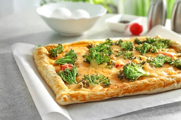 Quiche met broccoli en kaas — Stockfoto