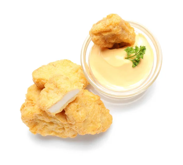 Smakelijke nuggets en saus — Stockfoto