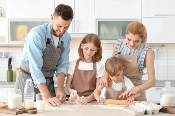 Family Baking Together Stock Photos - 58,998 Images