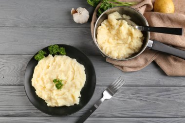 Pot patates püresi ile