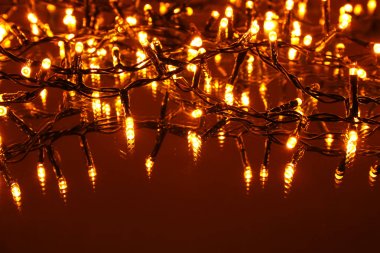 Parlayan Noel ışıkları 