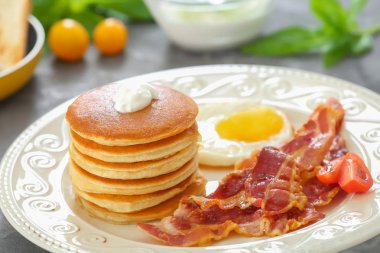 Lezzetli kahvaltı krep ile 