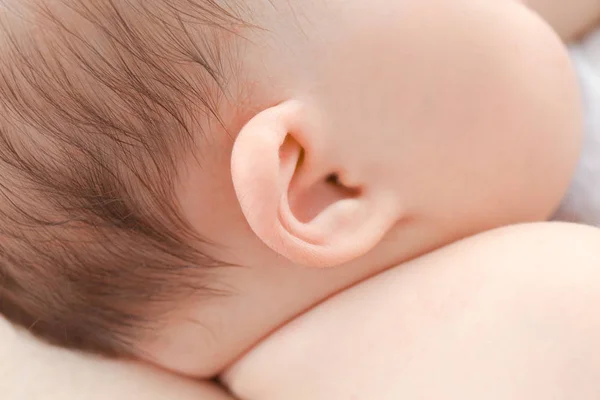 Cute noworodka śpiącego, zbliżenie — Zdjęcie stockowe