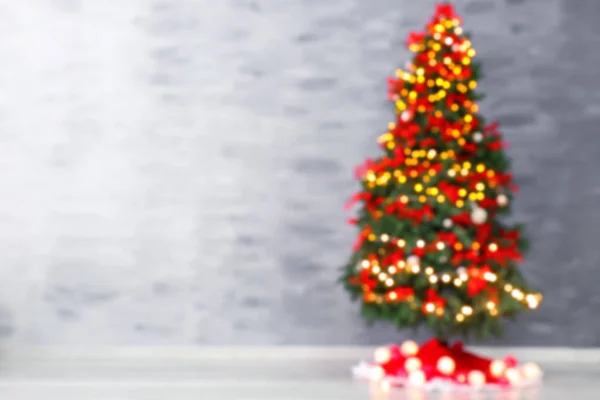 A színes háttér gyönyörű karácsonyfa szoknya homályos tekintettel — Stock Fotó