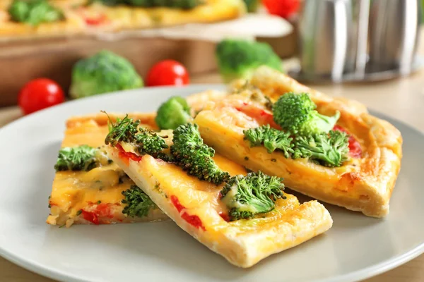 Quiche con broccoli e formaggio — Foto Stock