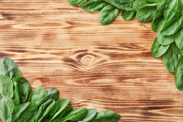Foglie di spinaci freschi — Foto Stock