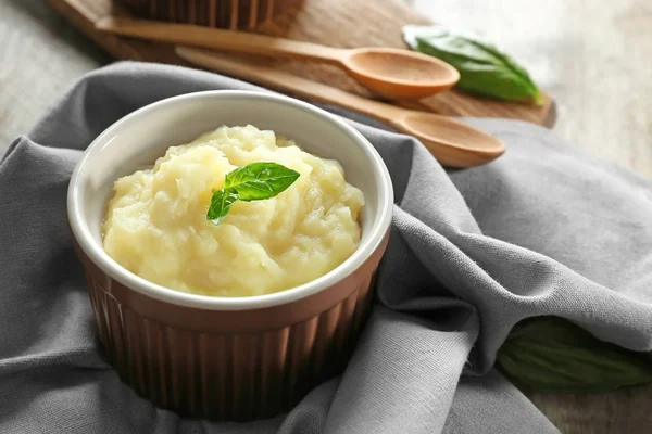 Ramekin patates püresi ile