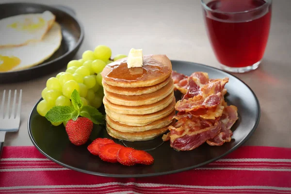 Tasty breakfast with pancakes — Stock Photo, Image