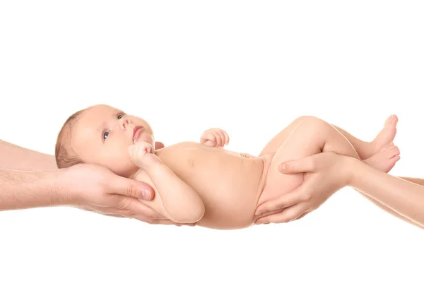 Rodzice, trzymając noworodka na białym tle, zbliżenie — Zdjęcie stockowe