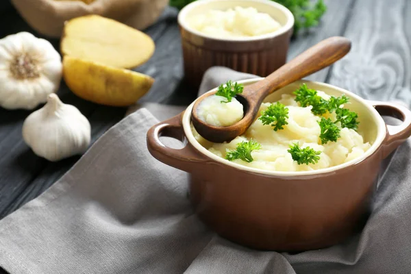 Caçarola com purê de batatas — Fotografia de Stock