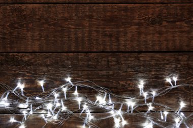 Noel ışıkları parlayan 