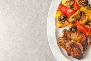 ızgara biftek ve sebze