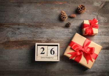 Takvim Tarih ve hediye kutuları ile  