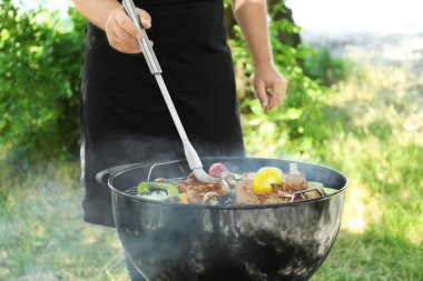Barbekü Izgara biftek hazırlanması 