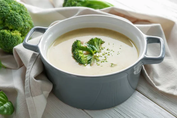 Brokkoli-Cheddar-Suppe — Stockfoto