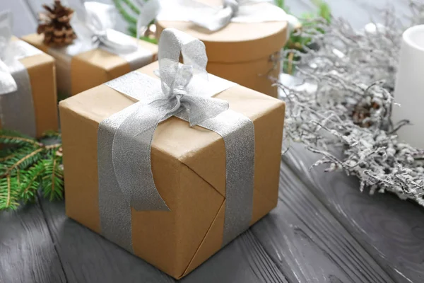 Kerstcompositie met geschenkdozen — Stockfoto