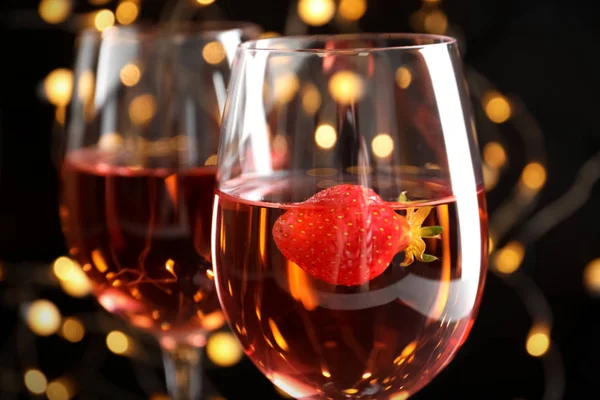 Lahodné jahodové víno — Stock fotografie