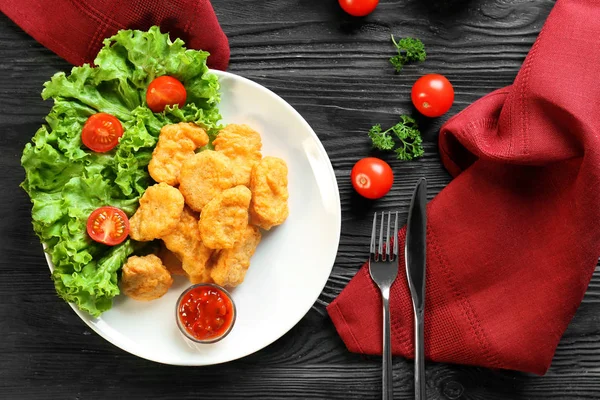 Tasty nuggets and sauce — Stock Photo, Image