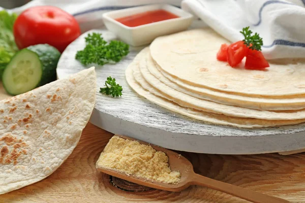 Pyszne tortille na stole — Zdjęcie stockowe