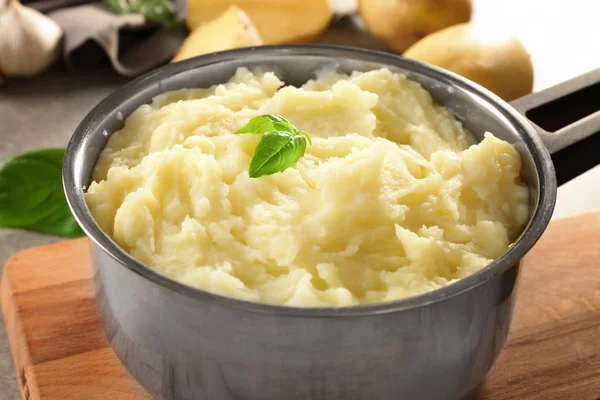 Pot with mashed potatoes — Stock Photo, Image