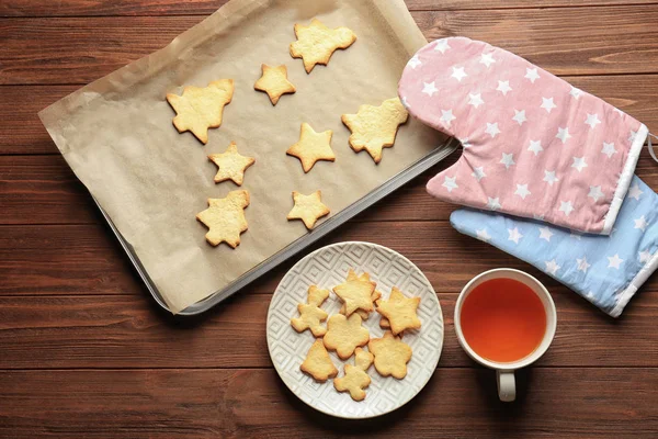 Christmas cookies and cup of tea — Stock Photo, Image