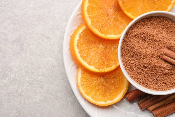 Tarçınlı şeker ile kompozisyon