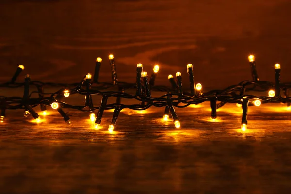 Noel ışıkları parlayan 