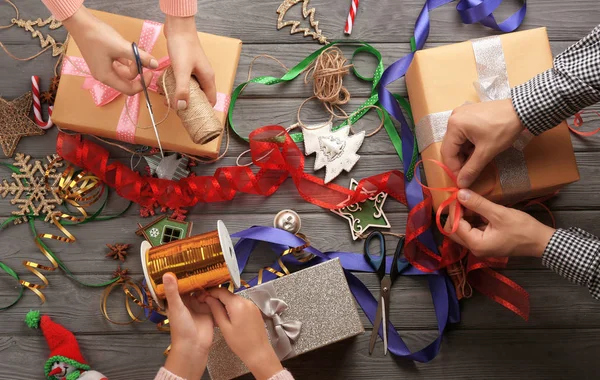 Family preparing decor for Christmas — Stock Photo, Image