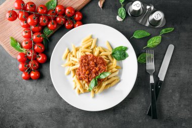 Bolognese soslu lezzetli makarna