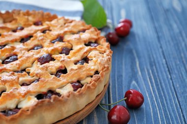 lezzetli vişneli pasta 