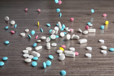 Farklı renkli hapları 