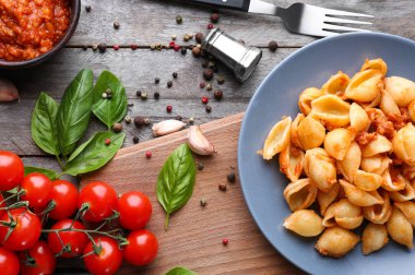 Lezzetli makarna ile kompozisyon