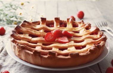 Lezzetli Çilekli pasta 