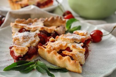 lezzetli vişneli pasta 