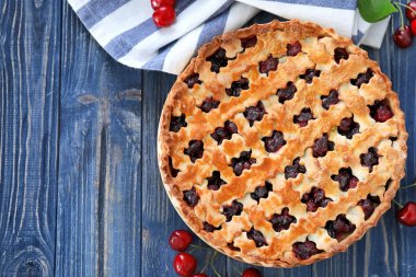 lezzetli vişneli pasta 