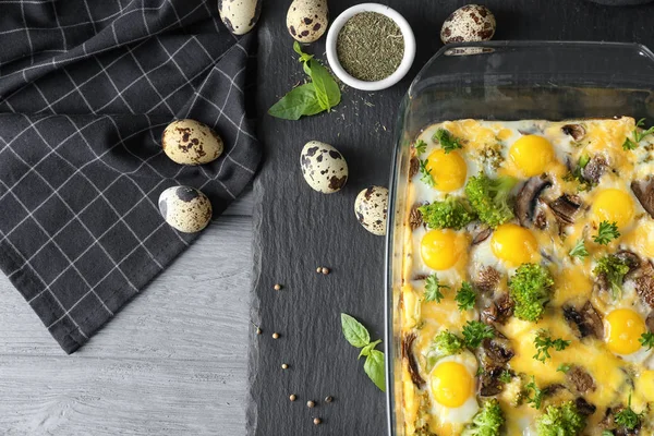 Schotel met broccoli braadpan — Stockfoto