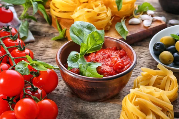 Leckere Tomatensauce für Pasta — Stockfoto