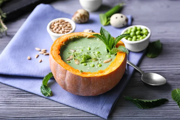 Yeşil bezelye püresi