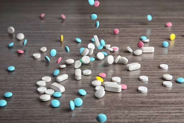 Farklı renkli hapları 