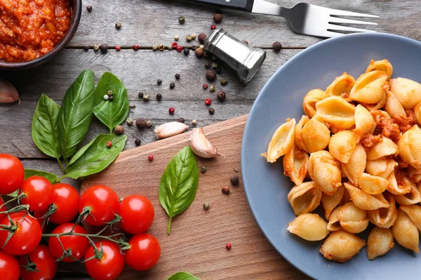 Lezzetli makarna ile kompozisyon