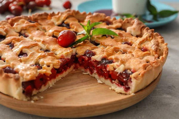 lezzetli vişneli pasta 